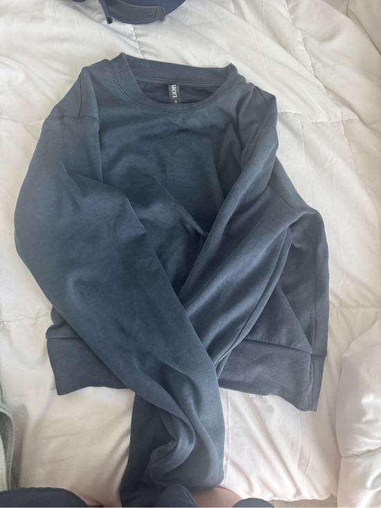 Vuori Tops - Vuori soft touch navy sweater
